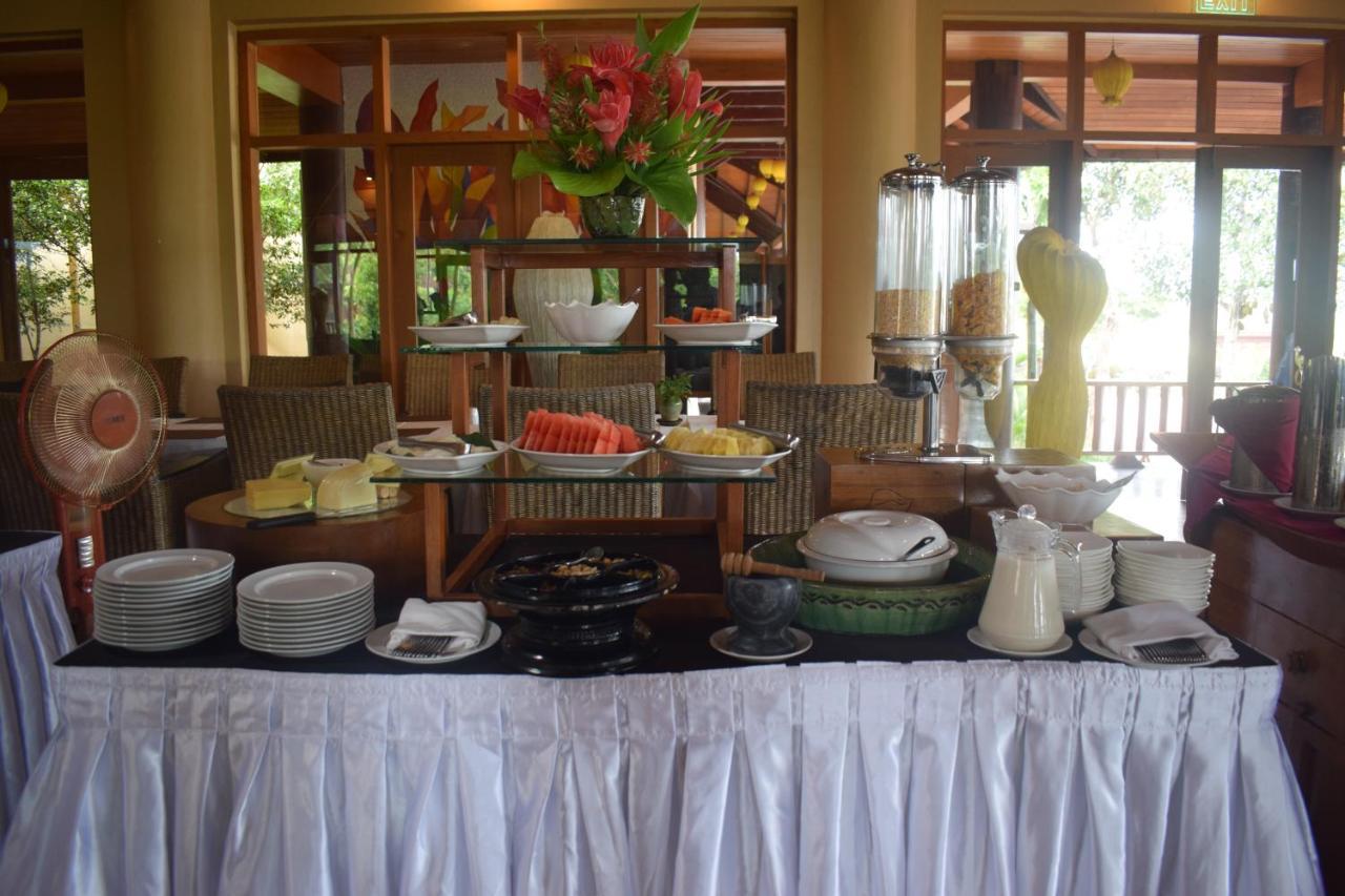 Aureum Palace Hotel & Resort Inle Nyaung Shwe Buitenkant foto