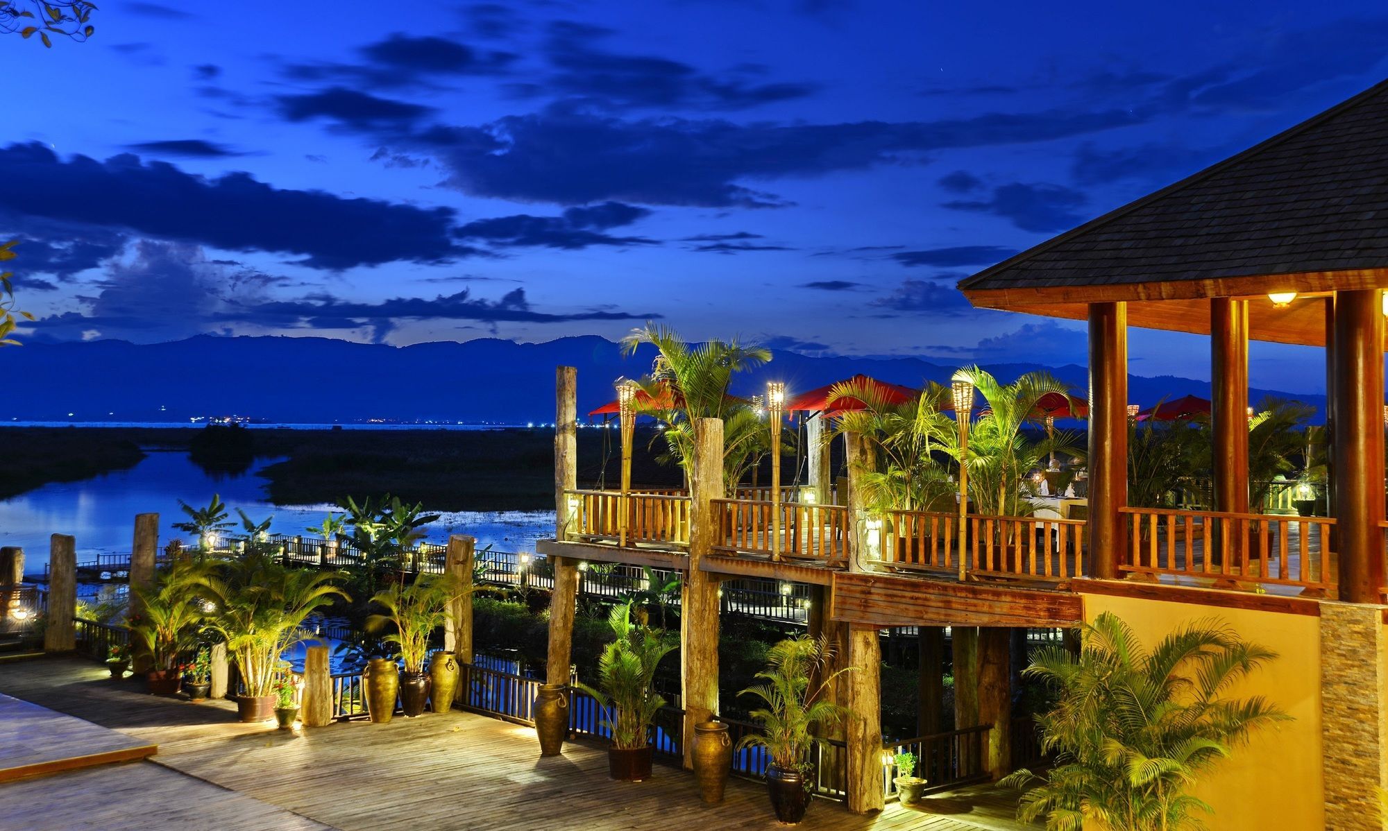 Aureum Palace Hotel & Resort Inle Nyaung Shwe Buitenkant foto
